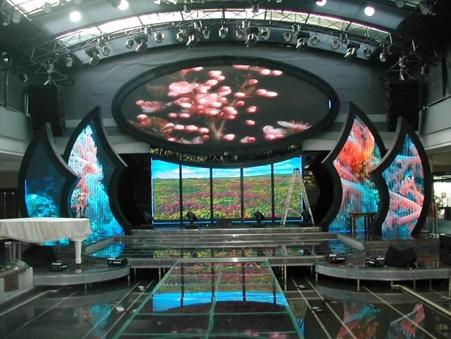 Fixed Installation Triangle Circle Diamond Letter Irregular Customized Special Shape LED Display Screen