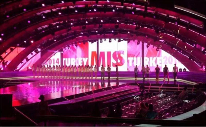 Easily Assemble P2.6/P2.9 Indoor Outdoor Advertising LED Display Screen for Stage Show