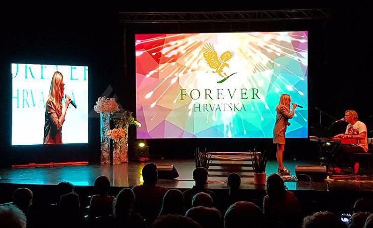 P3.91/P4/P5 Front Service Indoor Stage Rental LED Screen 500*1000mm