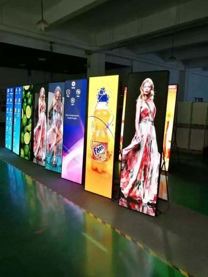 Small Pitch Portable Digital Signage P2 P2.5 P3 Indoor Poster Mini LED Display Screen Poster LED Screen Mirror Portable Screen