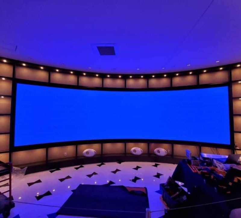 High Quality P2.97 Indoor Curved LED Video Wall Display in Showroom