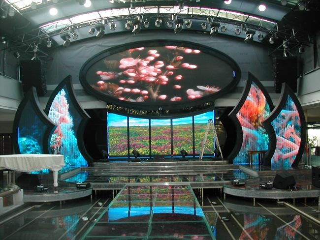 High Technology P2 P4 Soft Flexible Screen for Train & Bus Station, Airport P3 P4 Irregular Shape Full Color LED Display